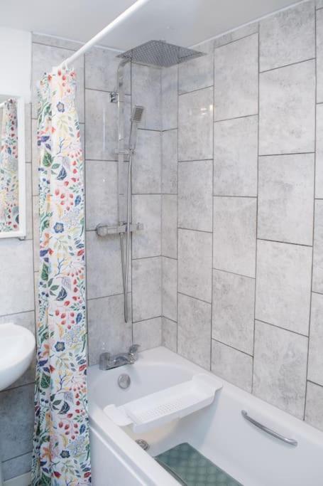 Вілла Comfy Modern 3Br Semi Detached 400Mb Wifi Free Double Parking Ньюкасл-апон-Тайн Екстер'єр фото